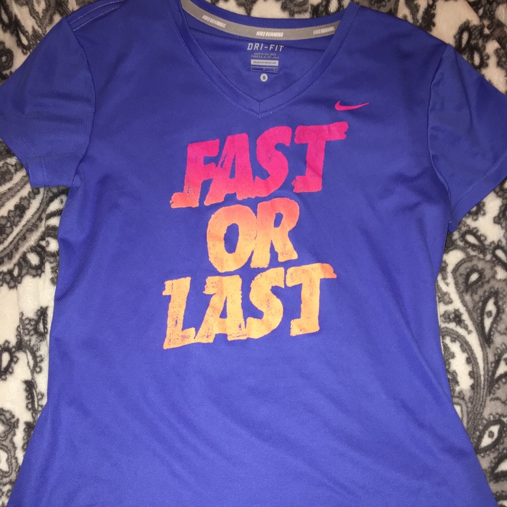 NIKE T SHIRT
